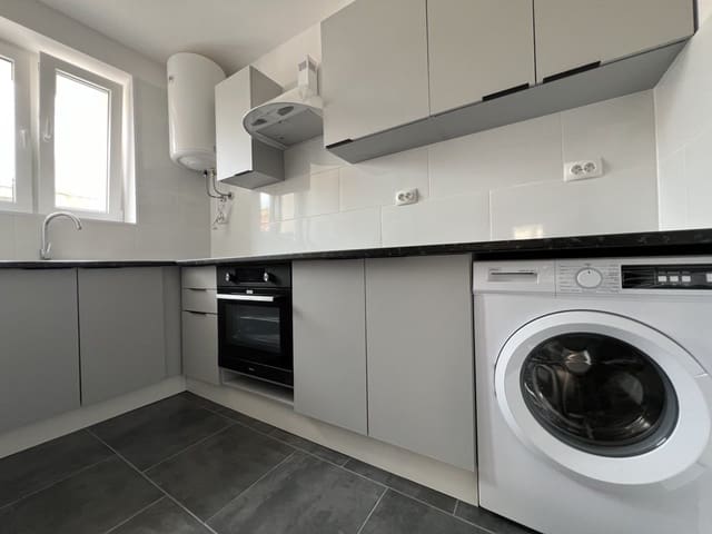 5 slaapkamer Huis te koop in Pinoso met zwembad - € 195.000 (Ref: 8585667)