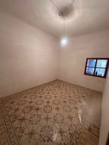 3 soveværelse Byhus til salg i Pinoso med swimmingpool - € 93.000 (Ref: 8585668)