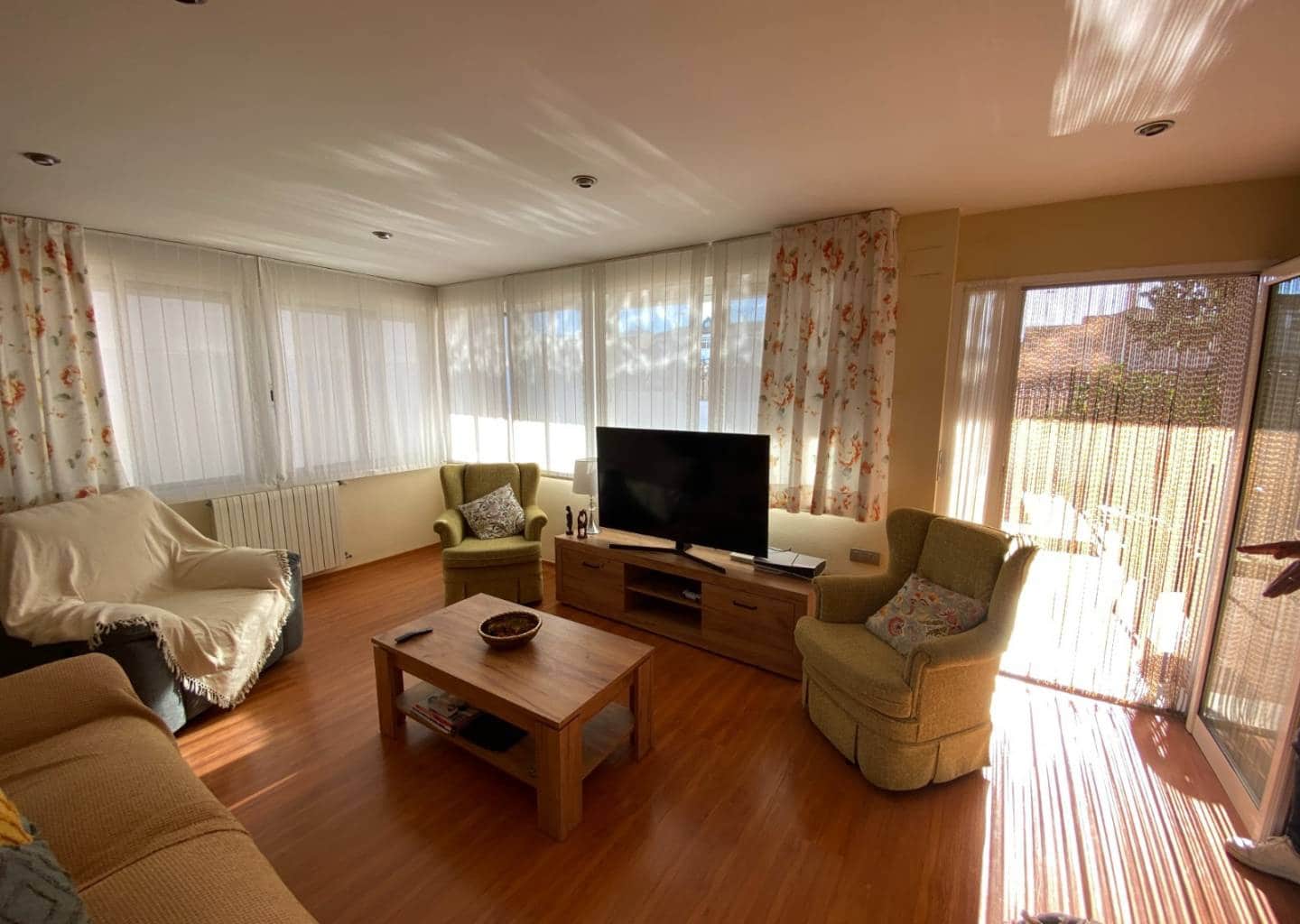 3 soveværelse Byhus til salg i Sax med swimmingpool - € 349.995 (Ref: 8594365)