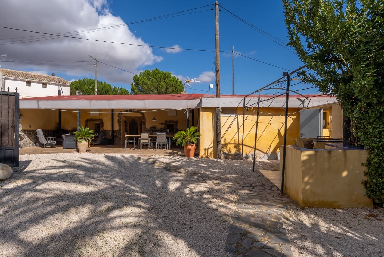 4 soveværelse Finca/Landehus til salg i Chinorlet / Xinorlet med swimmingpool - € 299.000 (Ref: 8644105)