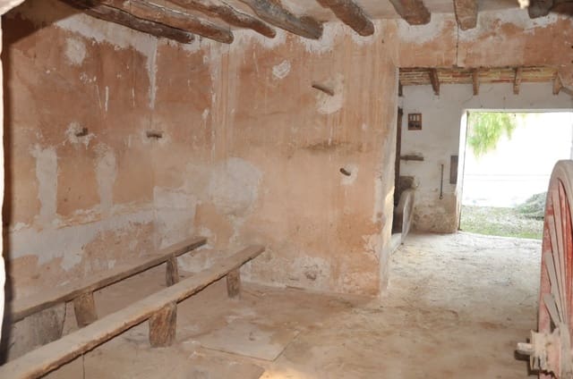 Townhouse for sale in L'Algueña / Alguenya - € 28,000 (Ref: 8657854)