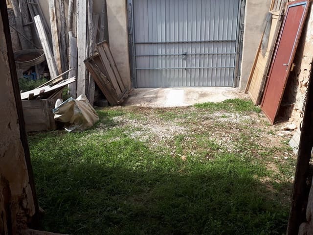 Townhouse for sale in L'Algueña / Alguenya - € 28,000 (Ref: 8657854)