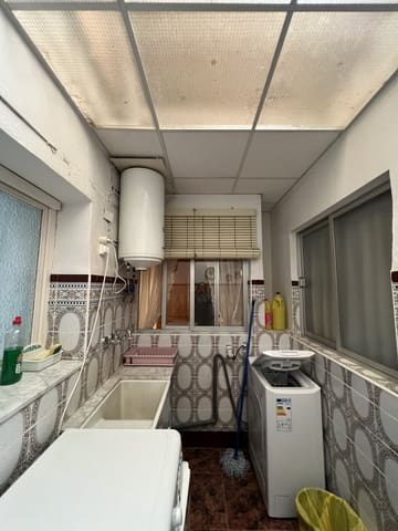 4 bedroom Townhouse for sale in Pinoso with pool - € 105,000 (Ref: 8669107)