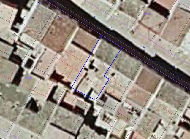 Omakotitalo myytävänä paikassa Monóvar / Monóver mukana uima-altaan - 9 999 € (Ref: 8671354)