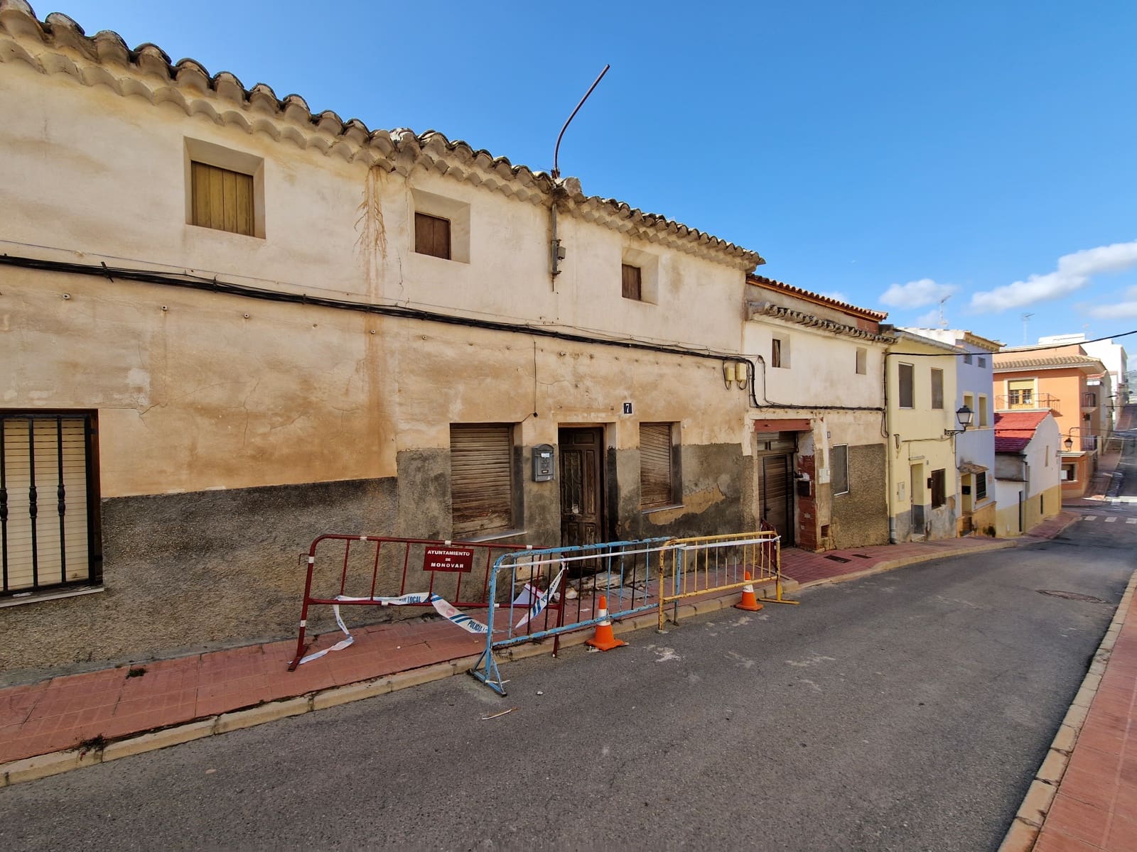 Casa em Banda para venda em Monovar / Monover com piscina - 9 999 € (Ref: 8671354)