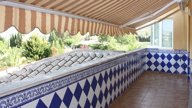 7 camera da letto Villa in vendita in Yecla con piscina - 600.000 € (Rif: 8757009)