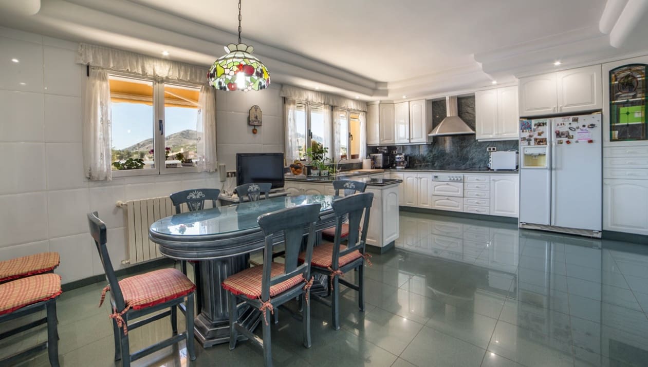 7 camera da letto Villa in vendita in Yecla con piscina - 600.000 € (Rif: 8757009)