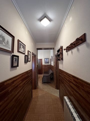 6 bedroom Townhouse for sale in Pinoso with pool - € 155,000 (Ref: 8757010)