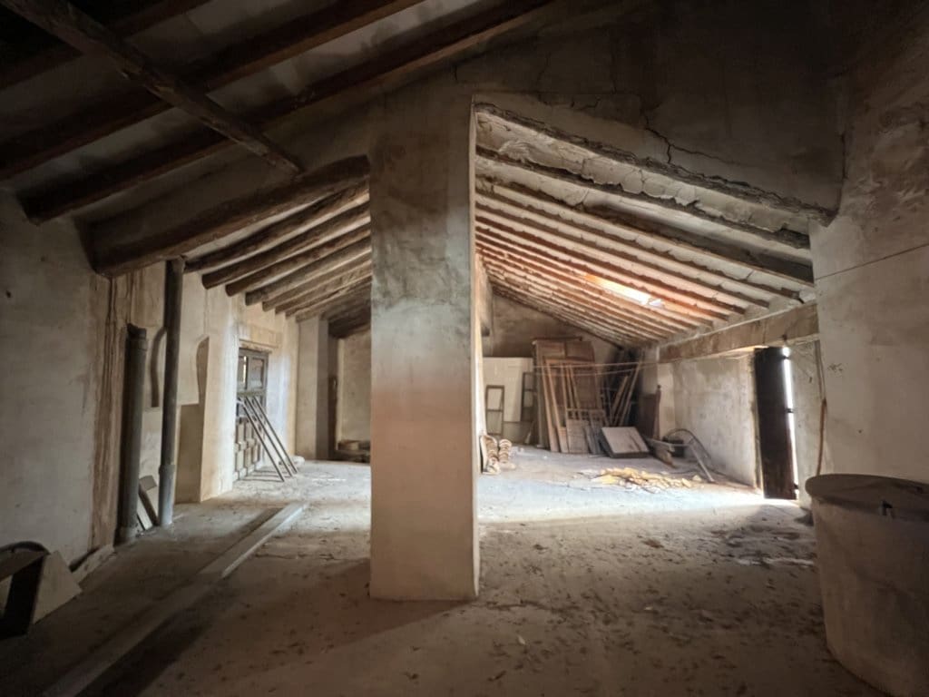 6 bedroom Townhouse for sale in Pinoso with pool - € 155,000 (Ref: 8757010)