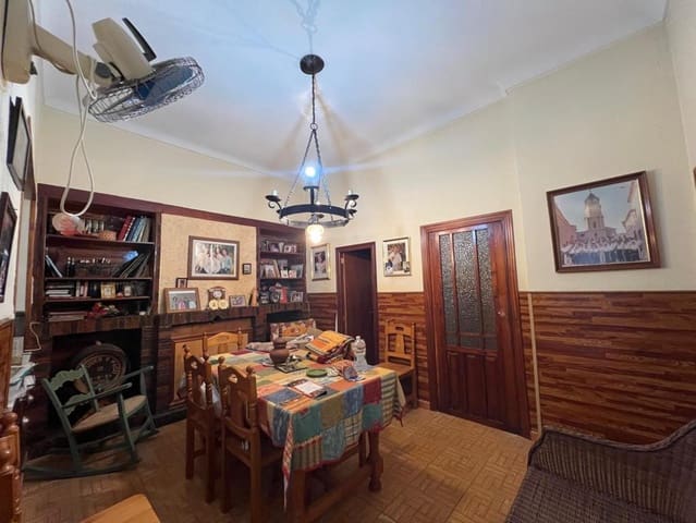 6 bedroom Townhouse for sale in Pinoso with pool - € 155,000 (Ref: 8757010)