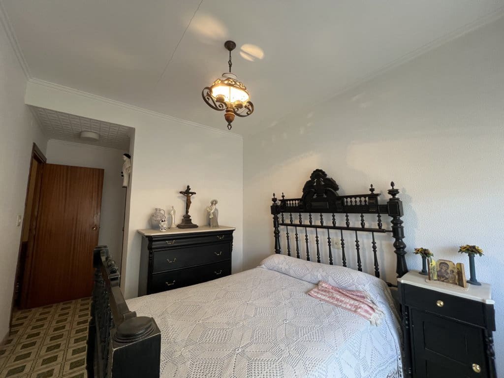 6 bedroom Townhouse for sale in Pinoso with pool - € 155,000 (Ref: 8757010)