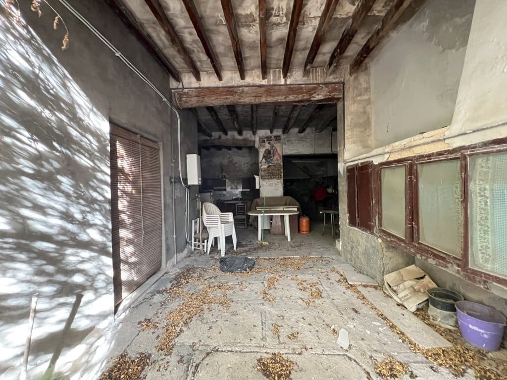 6 bedroom Townhouse for sale in Pinoso with pool - € 155,000 (Ref: 8757010)