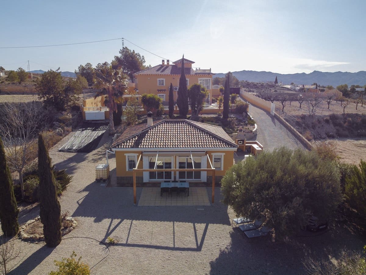 6 soverom Villa til salgs i Macisvenda med svømmebasseng - € 544 500 (Ref: 8787221)