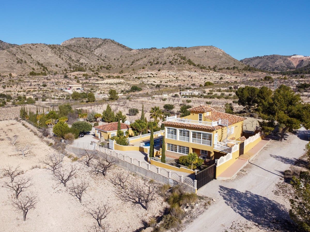 6 soverom Villa til salgs i Macisvenda med svømmebasseng - € 544 500 (Ref: 8787221)
