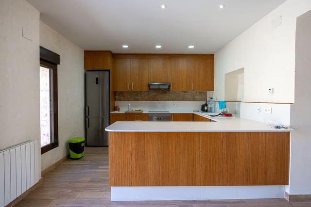 4 bedroom Townhouse for sale in Chinorlet / Xinorlet, Monóvar / Monóver with pool - € 290,000 (Ref: 8811910)