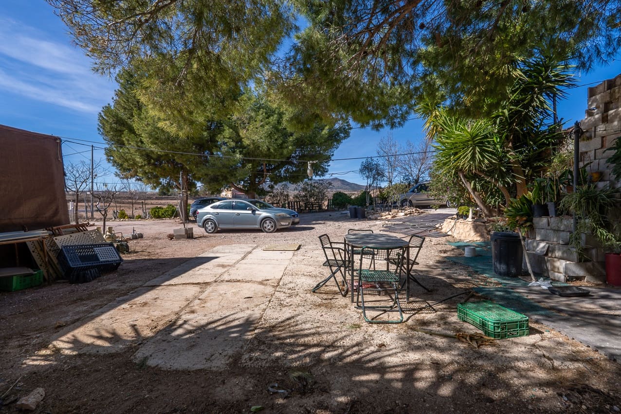 3 soveværelse Finca/Landehus til salg i Pinoso med swimmingpool - € 149.995 (Ref: 8841881)