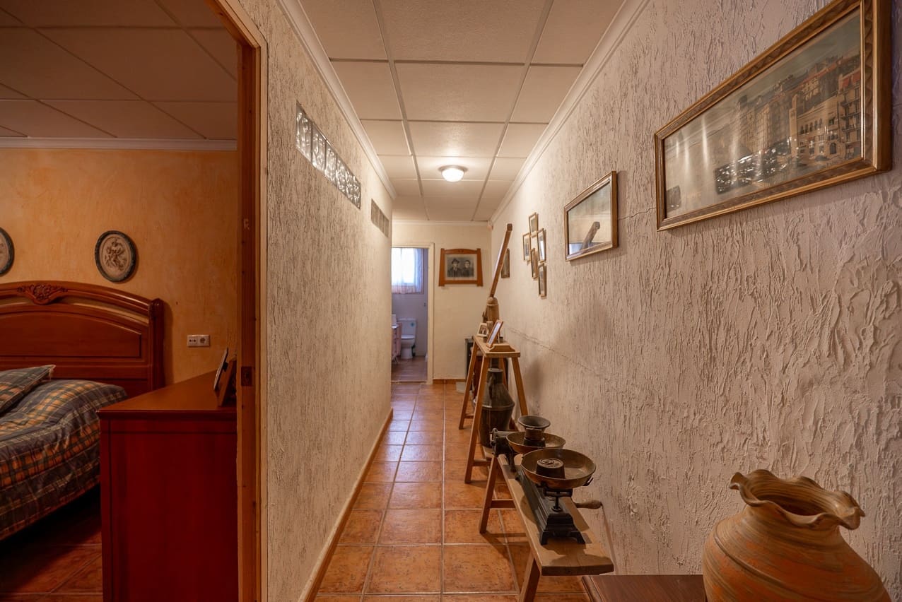 3 soveværelse Finca/Landehus til salg i Pinoso med swimmingpool - € 149.995 (Ref: 8841881)