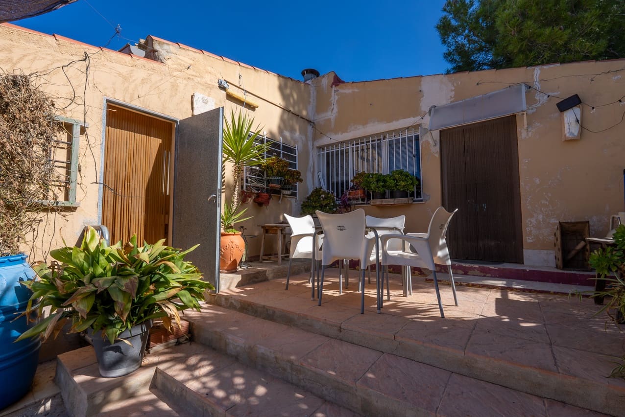 3 soveværelse Finca/Landehus til salg i Pinoso med swimmingpool - € 149.995 (Ref: 8841881)