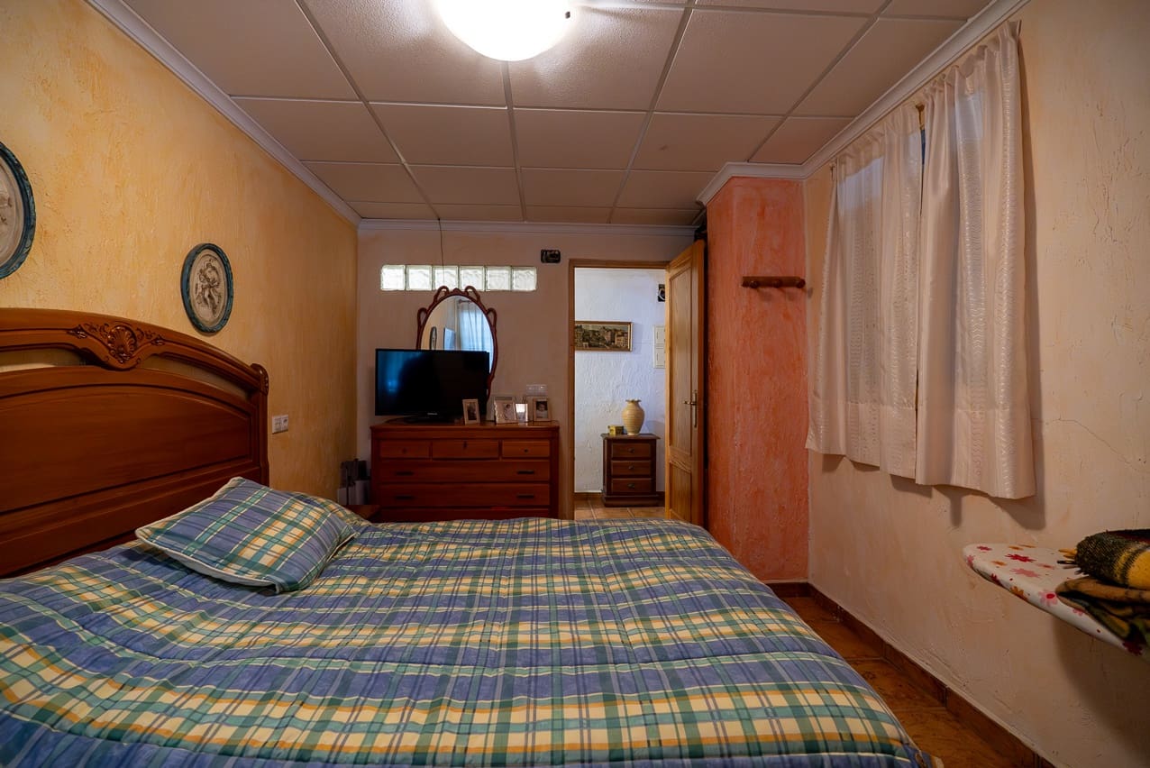 3 soveværelse Finca/Landehus til salg i Pinoso med swimmingpool - € 149.995 (Ref: 8841881)