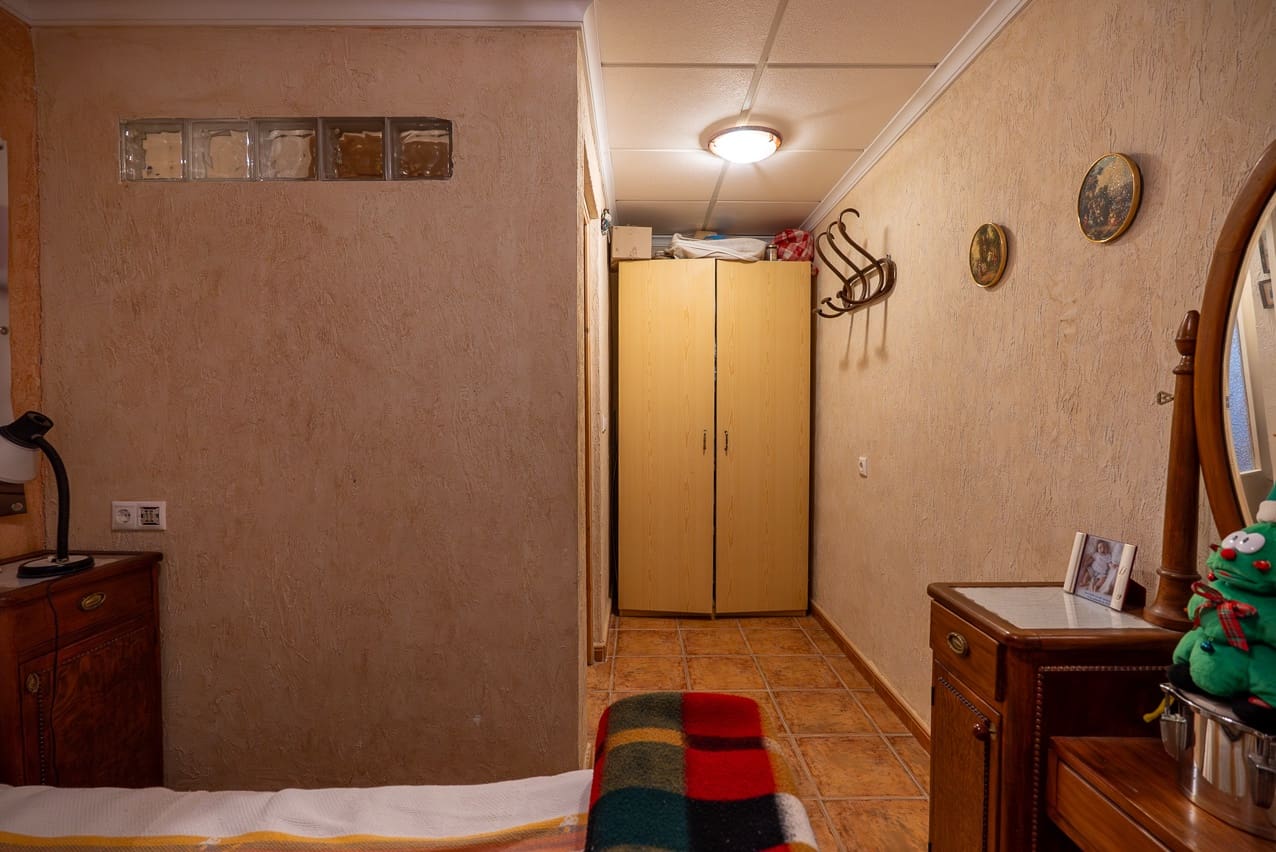 3 soveværelse Finca/Landehus til salg i Pinoso med swimmingpool - € 149.995 (Ref: 8841881)