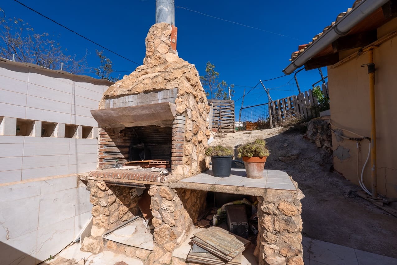 3 soveværelse Finca/Landehus til salg i Pinoso med swimmingpool - € 149.995 (Ref: 8841881)