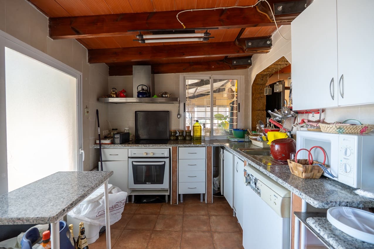 3 soveværelse Finca/Landehus til salg i Pinoso med swimmingpool - € 149.995 (Ref: 8841881)