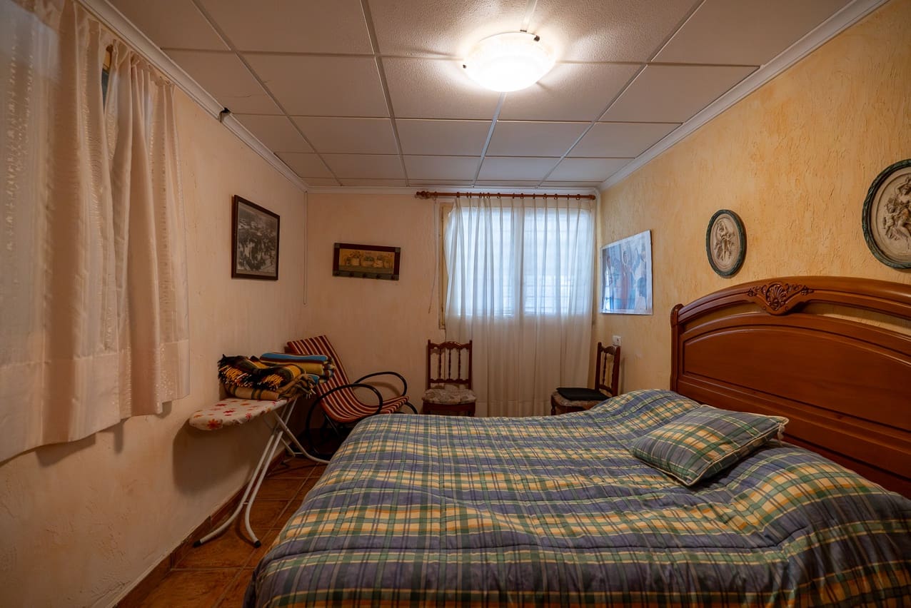 3 soveværelse Finca/Landehus til salg i Pinoso med swimmingpool - € 149.995 (Ref: 8841881)