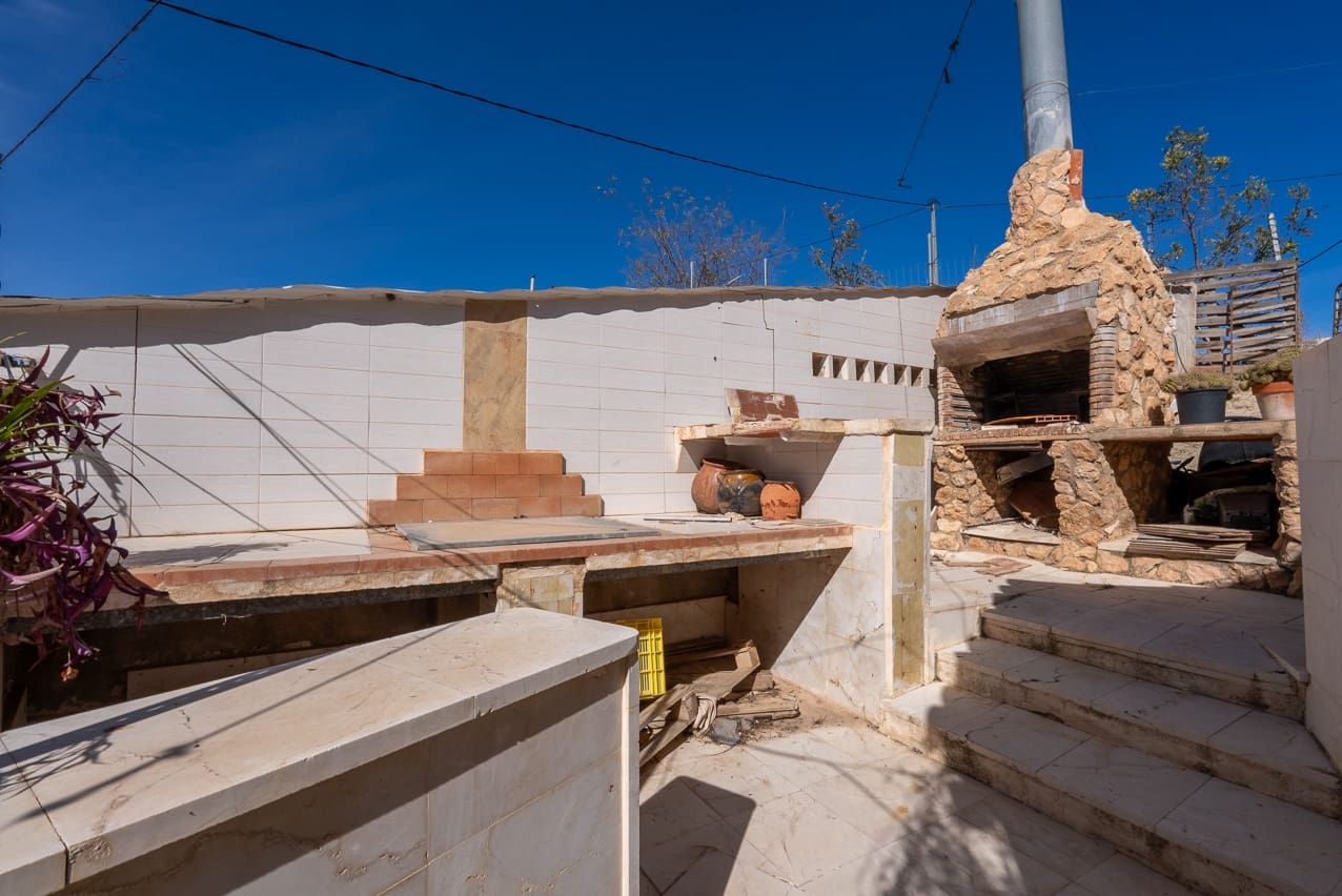 3 soveværelse Finca/Landehus til salg i Pinoso med swimmingpool - € 149.995 (Ref: 8841881)