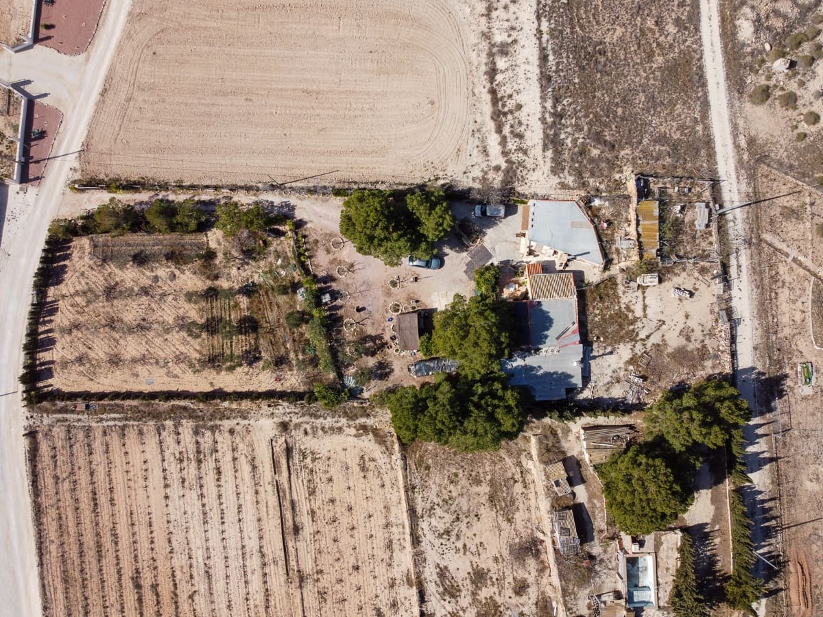 3 soveværelse Finca/Landehus til salg i Pinoso med swimmingpool - € 149.995 (Ref: 8841881)