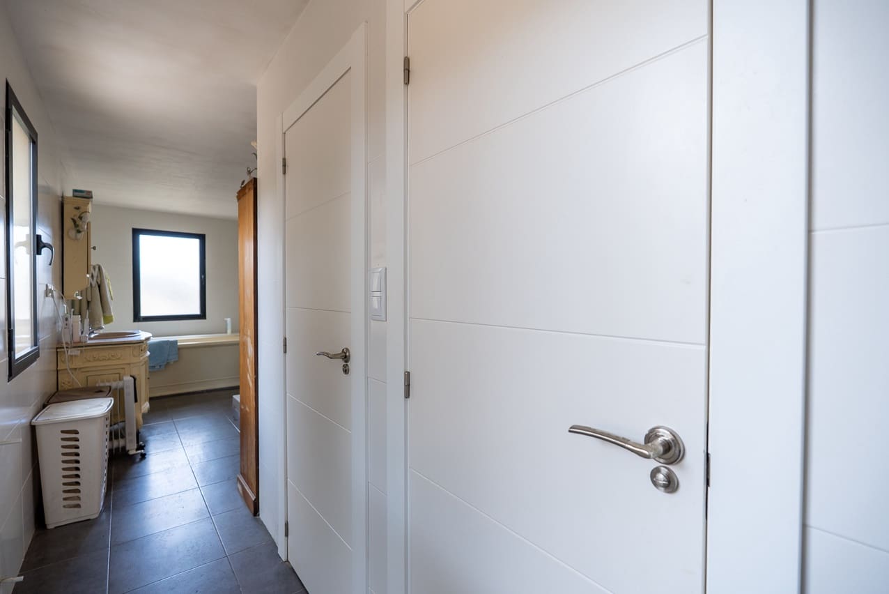 5 soveværelse Finca/Landehus til salg i Pinoso med swimmingpool - € 360.000 (Ref: 8887041)