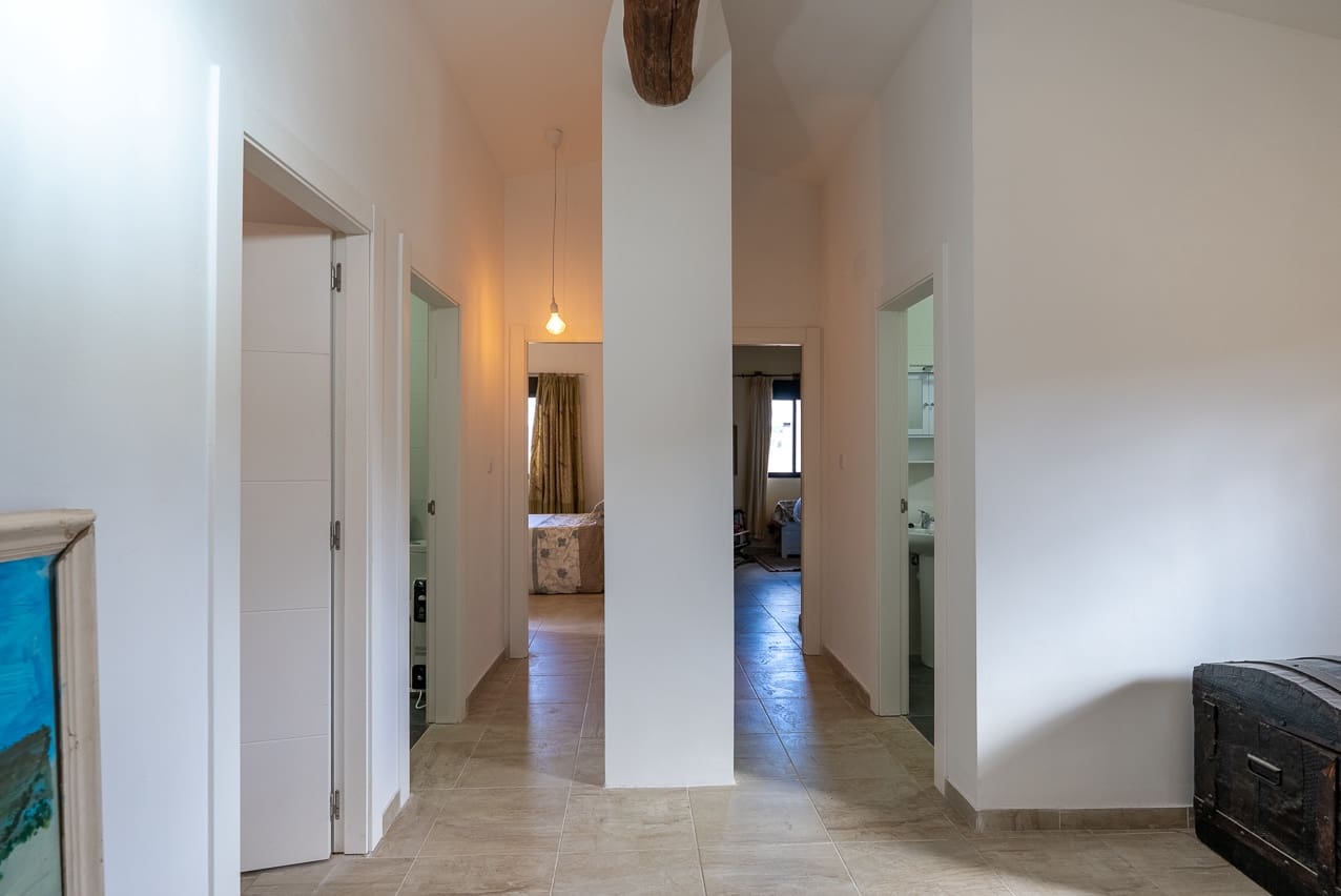 5 soveværelse Finca/Landehus til salg i Pinoso med swimmingpool - € 360.000 (Ref: 8887041)