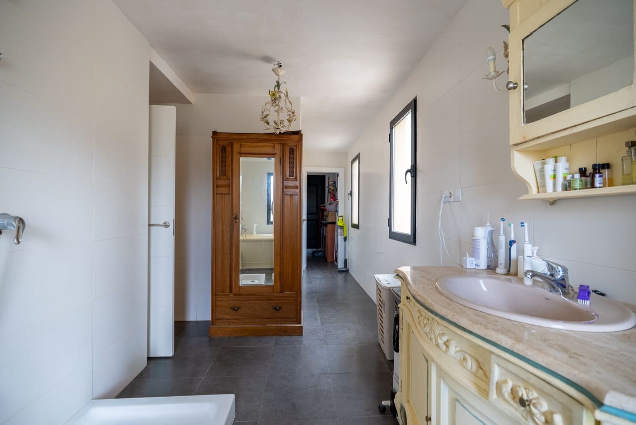 5 soveværelse Finca/Landehus til salg i Pinoso med swimmingpool - € 360.000 (Ref: 8887041)