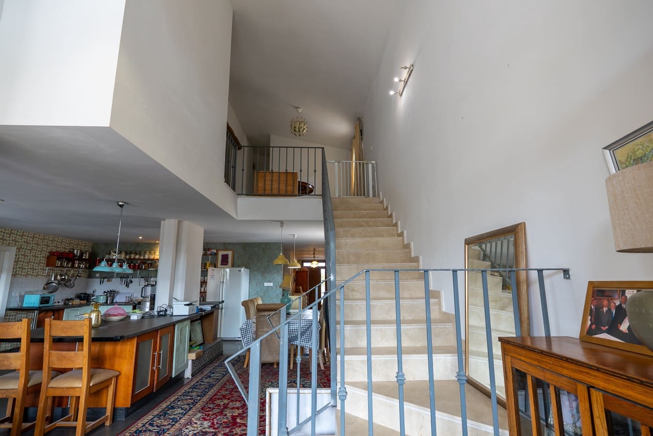 5 soveværelse Finca/Landehus til salg i Pinoso med swimmingpool - € 360.000 (Ref: 8887041)