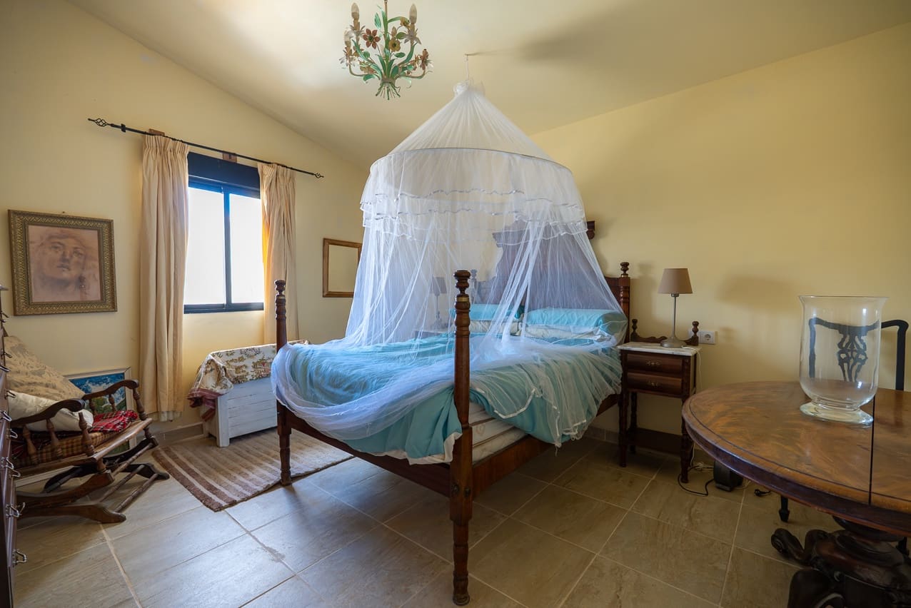 5 soveværelse Finca/Landehus til salg i Pinoso med swimmingpool - € 360.000 (Ref: 8887041)