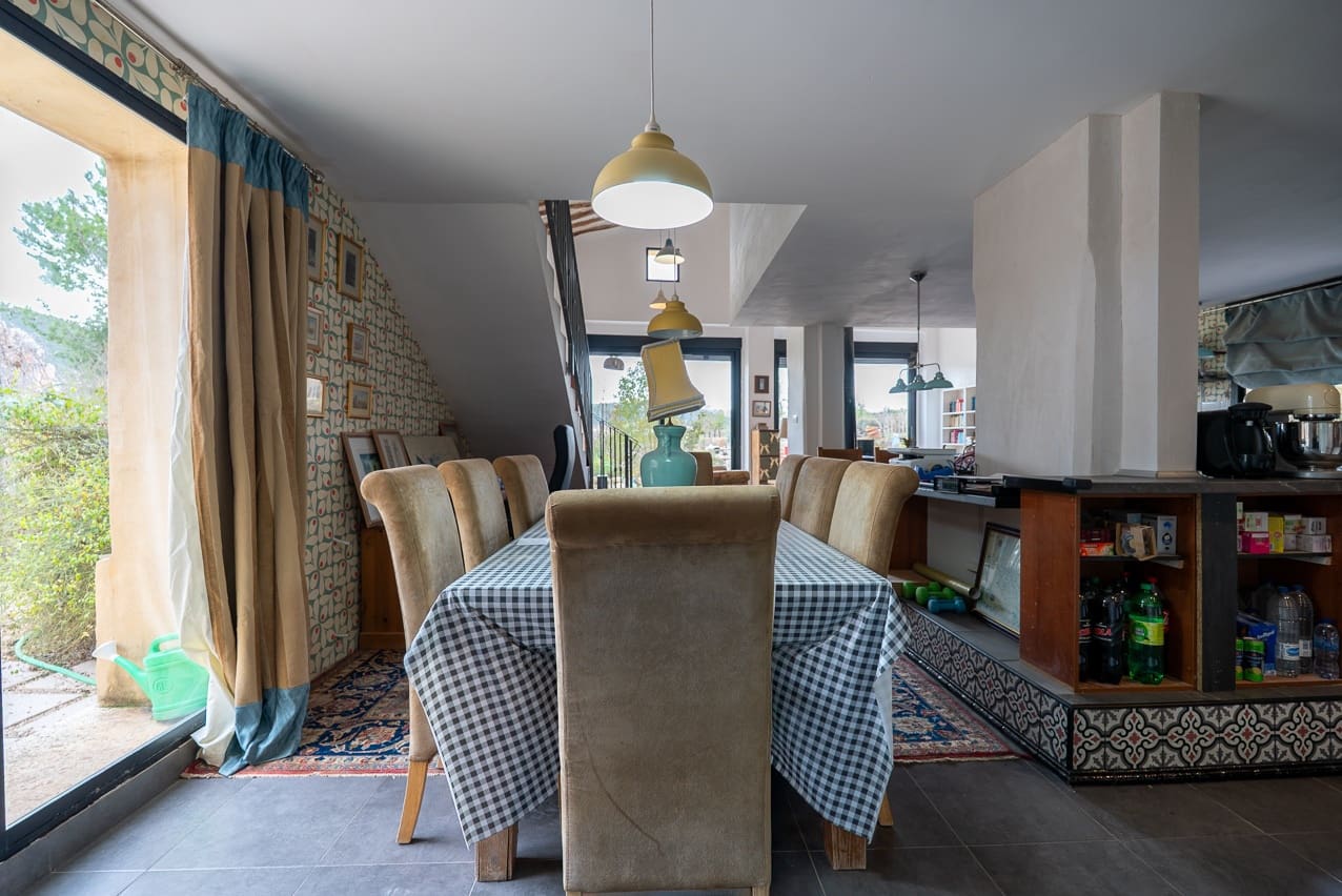 5 soveværelse Finca/Landehus til salg i Pinoso med swimmingpool - € 360.000 (Ref: 8887041)