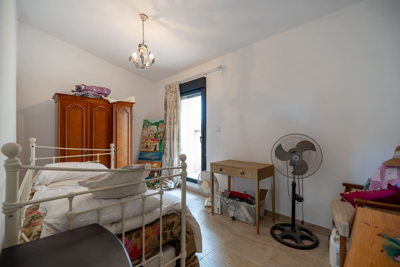 5 soveværelse Finca/Landehus til salg i Pinoso med swimmingpool - € 360.000 (Ref: 8887041)