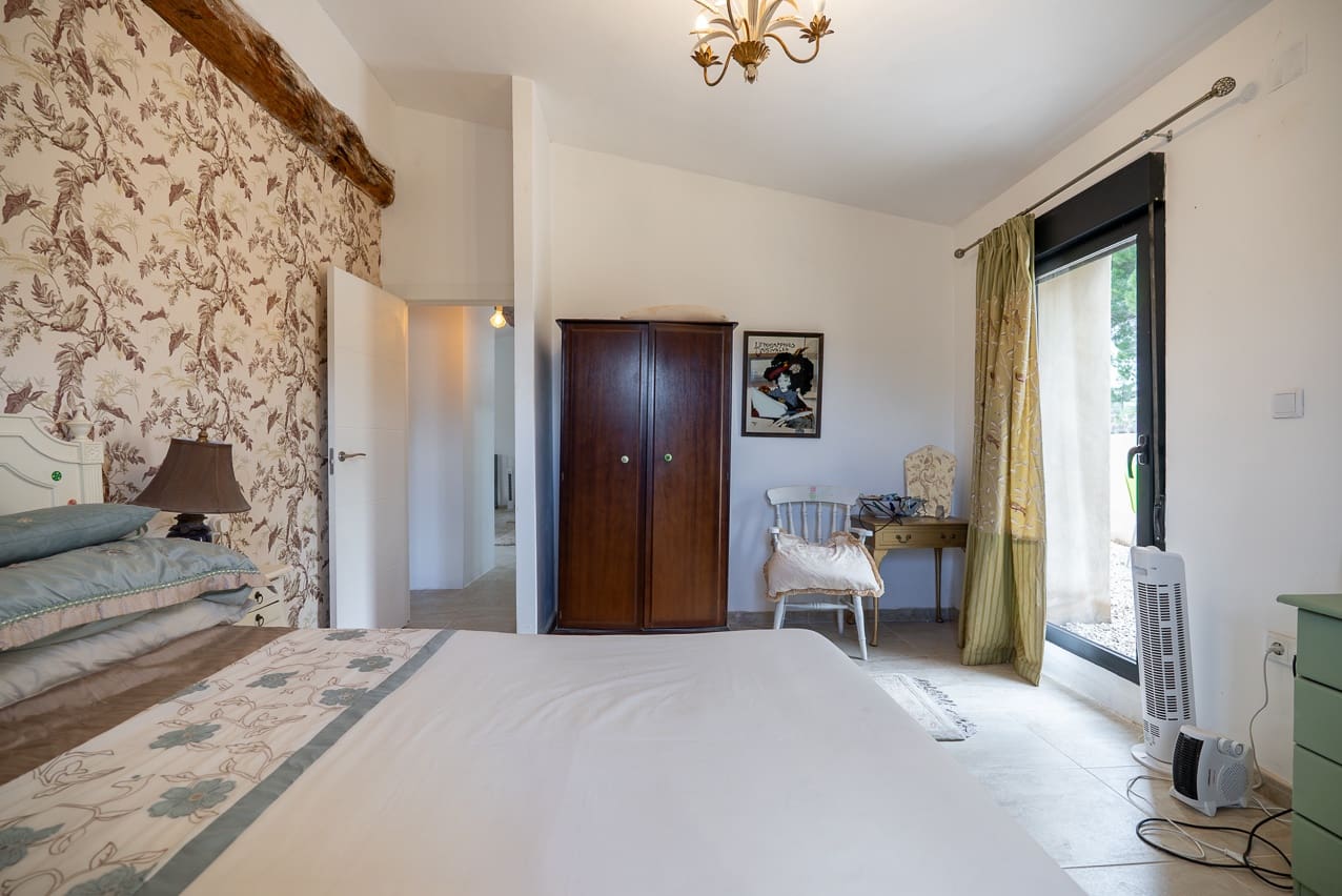 5 soveværelse Finca/Landehus til salg i Pinoso med swimmingpool - € 360.000 (Ref: 8887041)