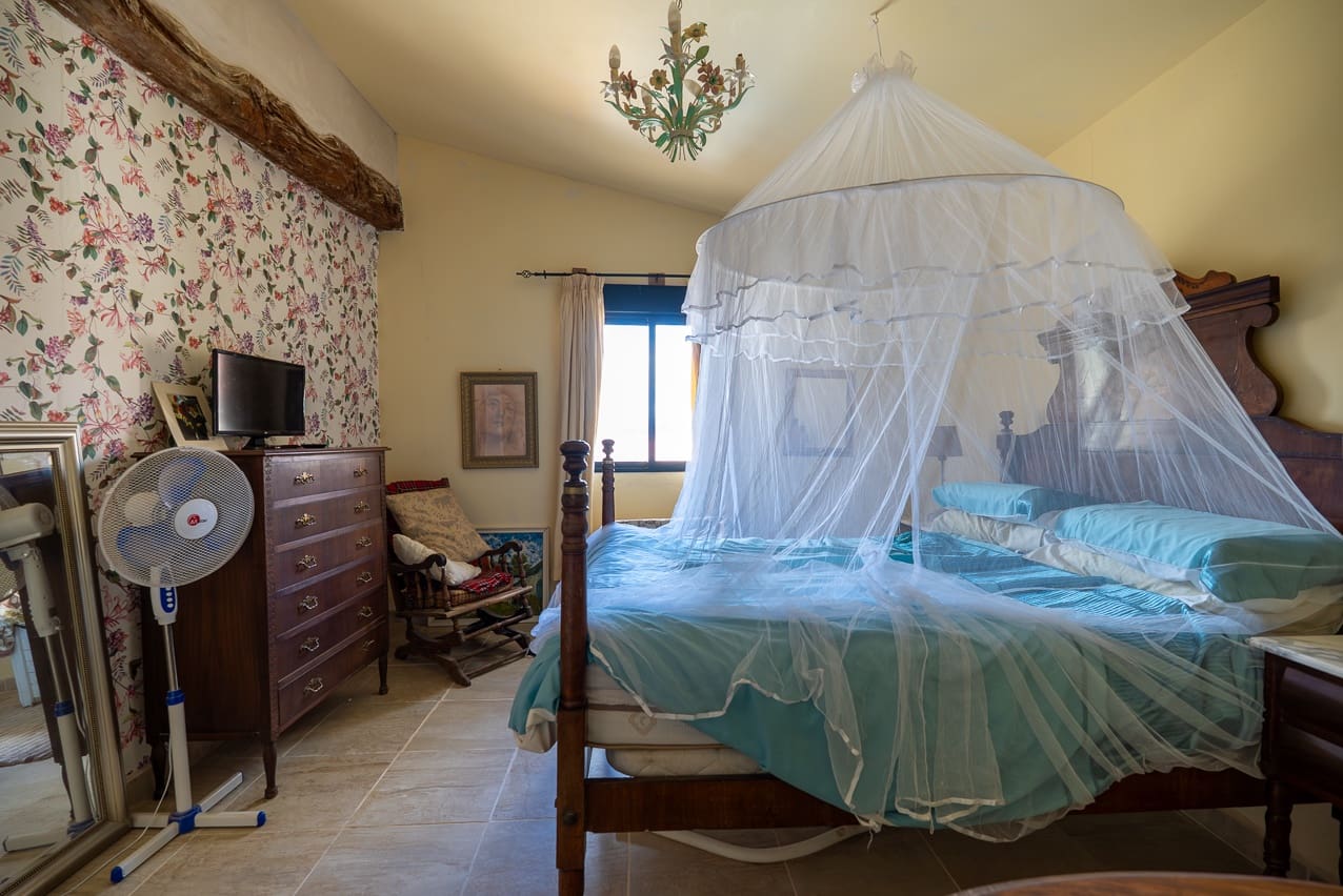 5 soveværelse Finca/Landehus til salg i Pinoso med swimmingpool - € 360.000 (Ref: 8887041)