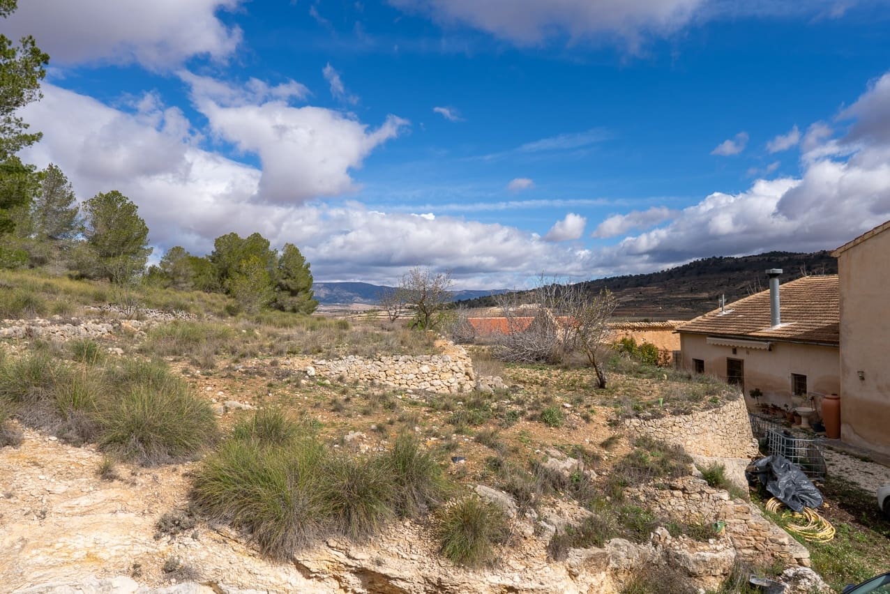 5 soveværelse Finca/Landehus til salg i Pinoso med swimmingpool - € 360.000 (Ref: 8887041)