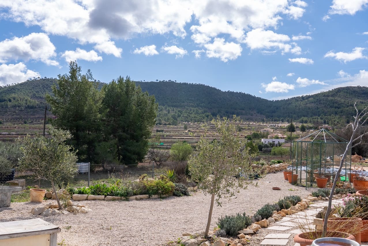 5 soveværelse Finca/Landehus til salg i Pinoso med swimmingpool - € 360.000 (Ref: 8887041)