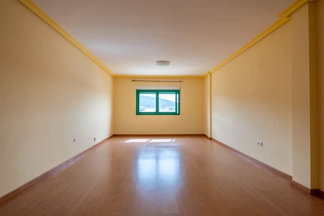 3 quarto Apartamento para venda em Pinoso com piscina - 170 000 € (Ref: 8895576)