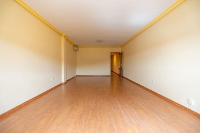 3 quarto Apartamento para venda em Pinoso com piscina - 170 000 € (Ref: 8895576)