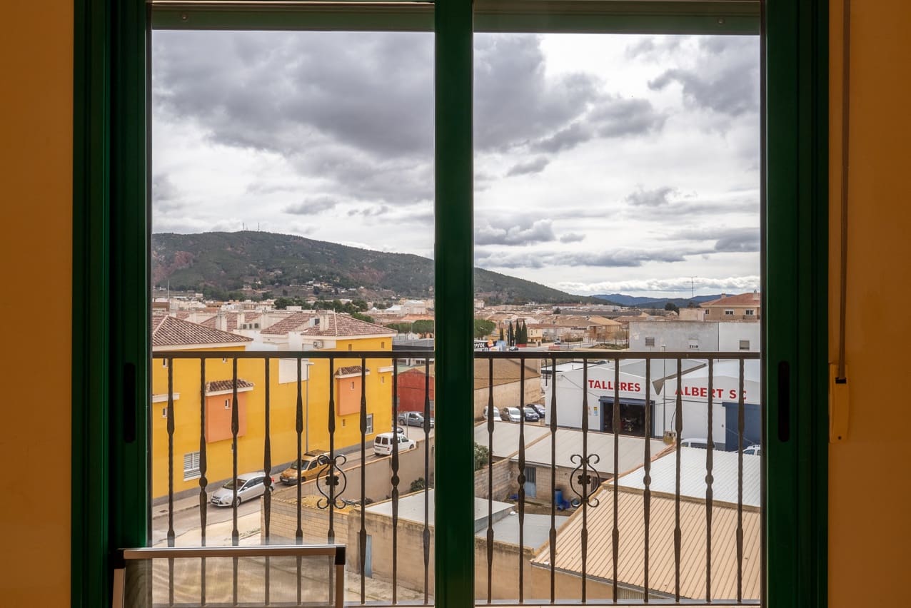 3 soveværelse Lejlighed til salg i Pinoso med swimmingpool - € 170.000 (Ref: 8895576)