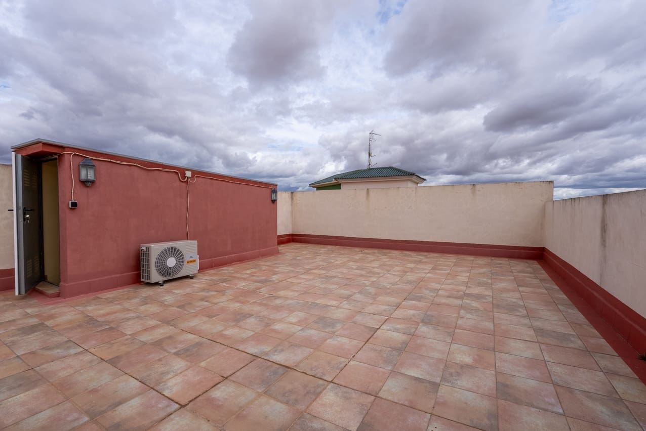 3 soveværelse Lejlighed til salg i Pinoso med swimmingpool - € 170.000 (Ref: 8895576)