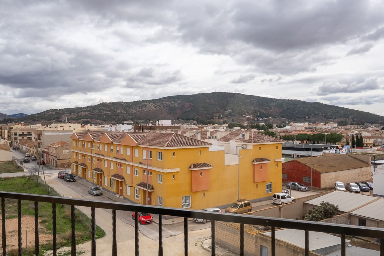 3 soveværelse Lejlighed til salg i Pinoso med swimmingpool - € 170.000 (Ref: 8895576)