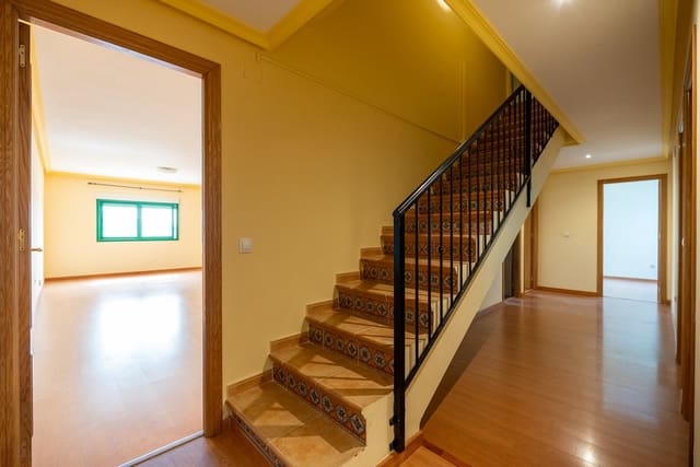 3 Zimmer Apartment zu verkaufen in Pinoso mit Pool - 170.000 € (Ref: 8895576)