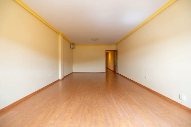 3 Zimmer Apartment zu verkaufen in Pinoso mit Pool - 170.000 € (Ref: 8895576)