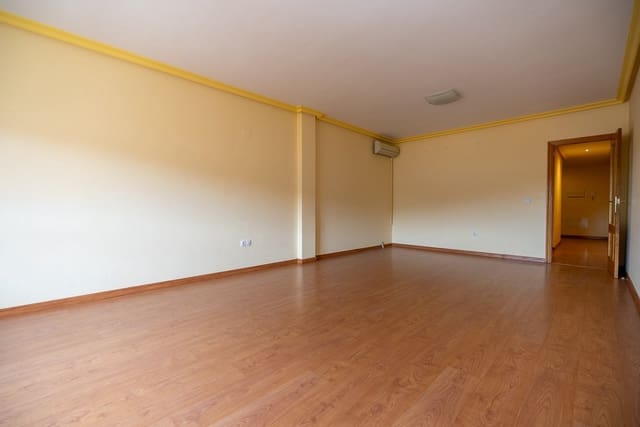 3 Zimmer Apartment zu verkaufen in Pinoso mit Pool - 170.000 € (Ref: 8895576)