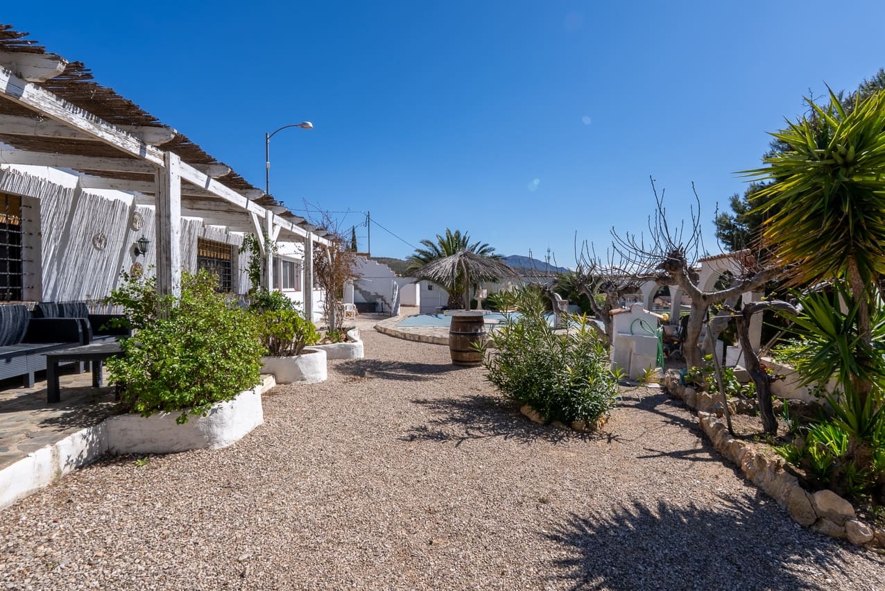 7 sypialnia Finka/Dom wiejski na sprzedaż w Jumilla z basenem - 299 995 € (Ref: 8913515)