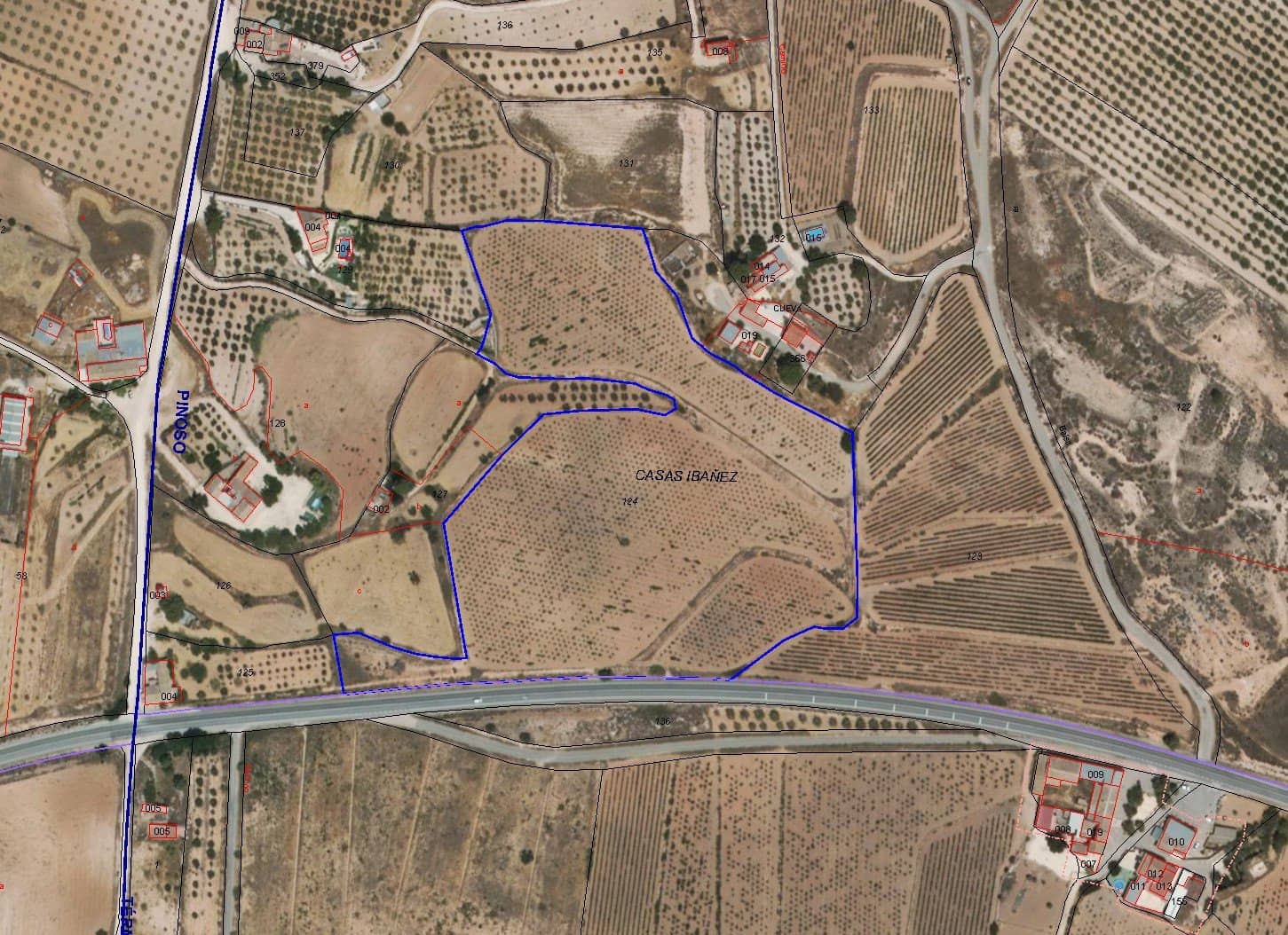 Mark till salu i Pinoso - 99 950 € (Ref: 8941855)